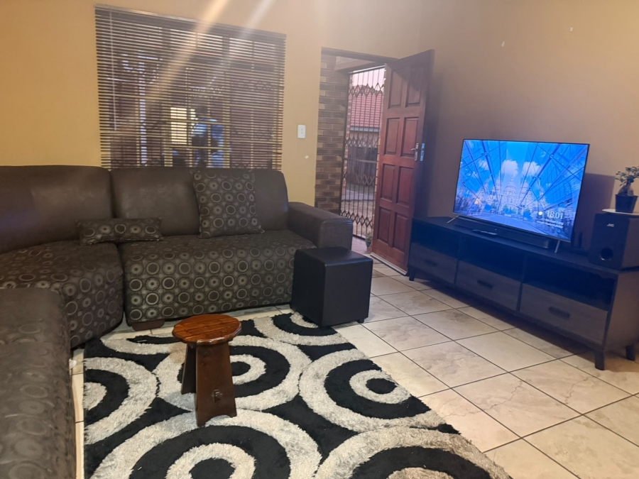 2 Bedroom Property for Sale in Waterval East North West